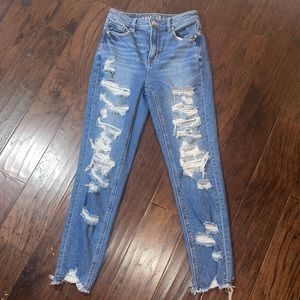 American Eagle Women’s Distressed Mom Jeans Size 0